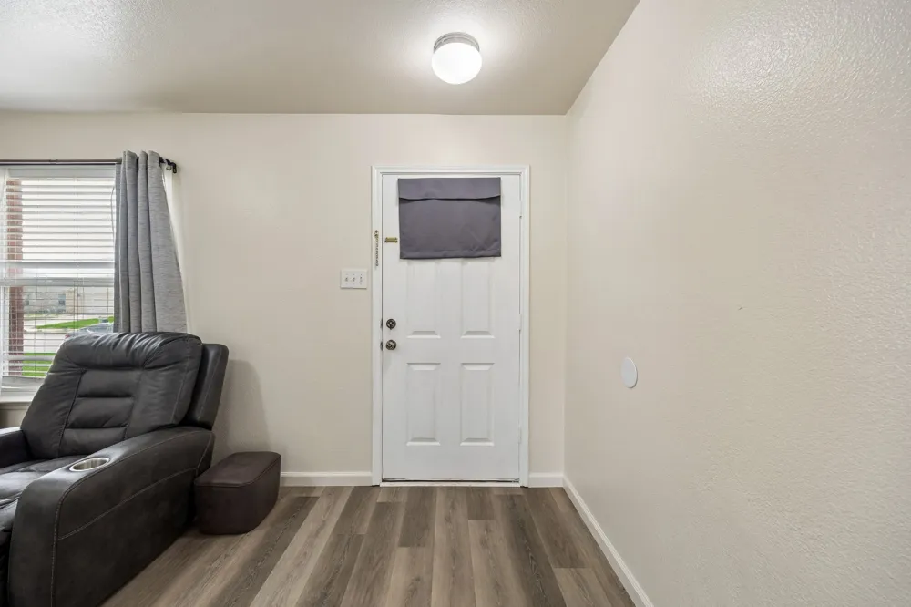 4706 Creekview Lane Balch Springs, TX 75180