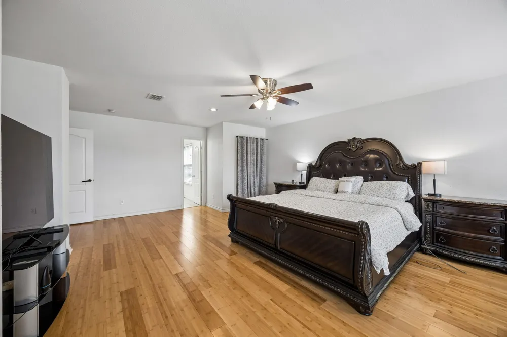 4706 Creekview Lane Balch Springs, TX 75180