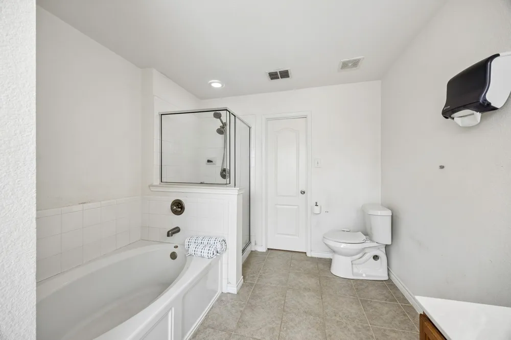 4706 Creekview Lane Balch Springs, TX 75180