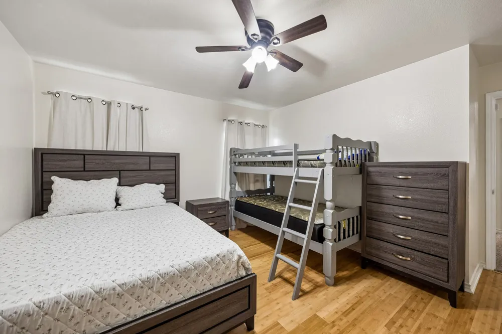 4706 Creekview Lane Balch Springs, TX 75180
