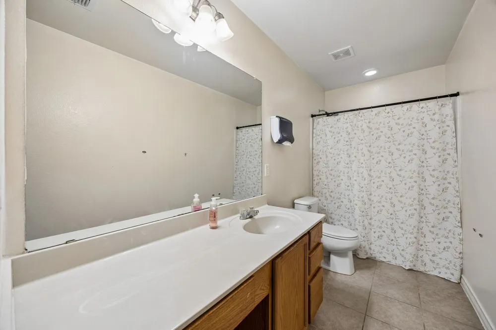 4706 Creekview Lane Balch Springs, TX 75180