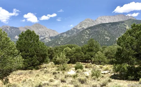 1933 Lone Pine Way