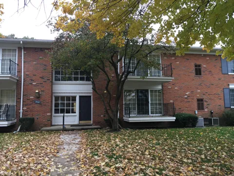 444 Fox Hills #7