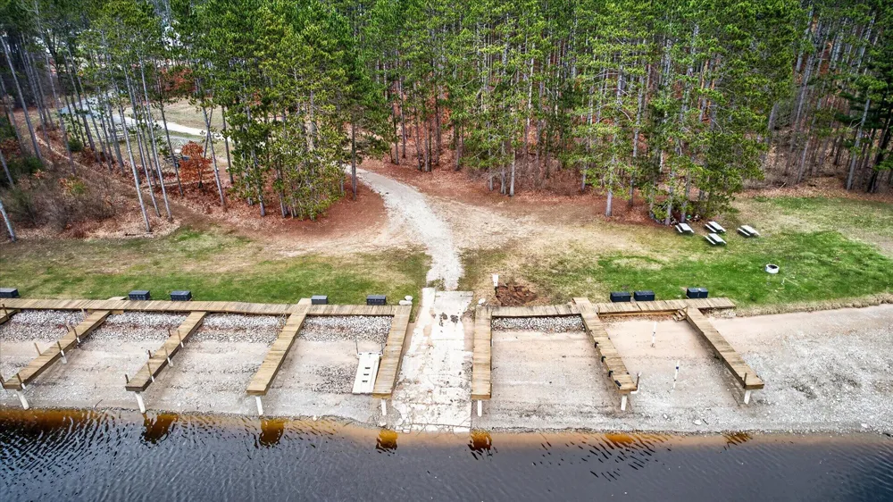 7937 Sandy Lane Stanwood, MI 49346