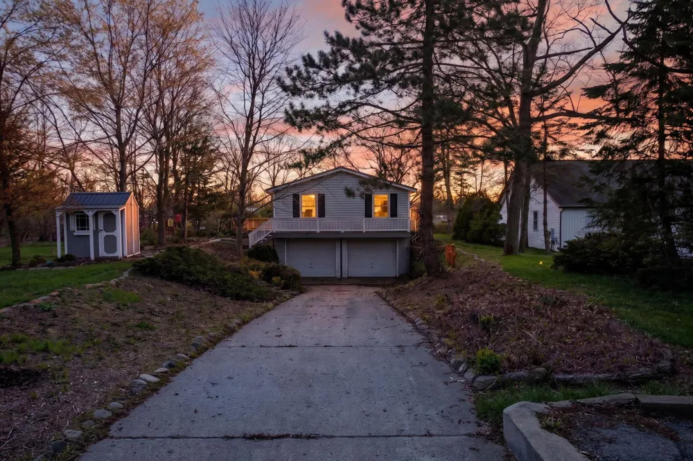 10791 Woodbrook Drive Cement City, MI 49233