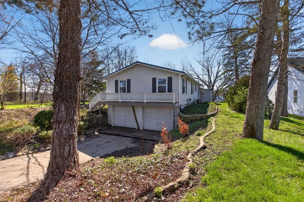 10791 Woodbrook Drive Cement City, MI 49233
