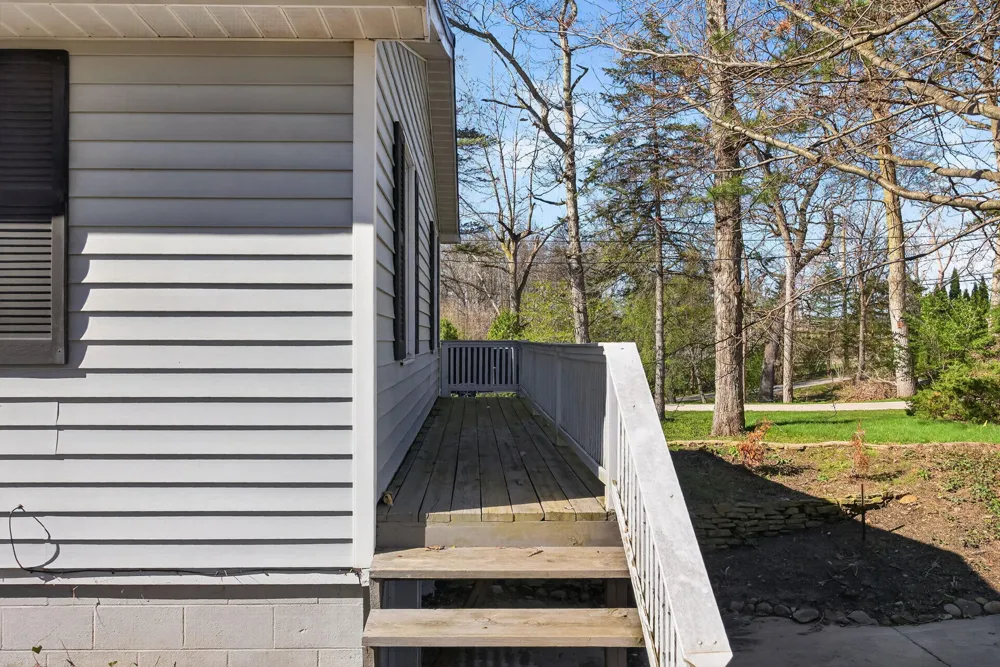 10791 Woodbrook Drive Cement City, MI 49233