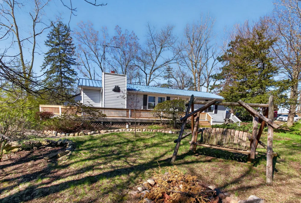 10791 Woodbrook Drive Cement City, MI 49233
