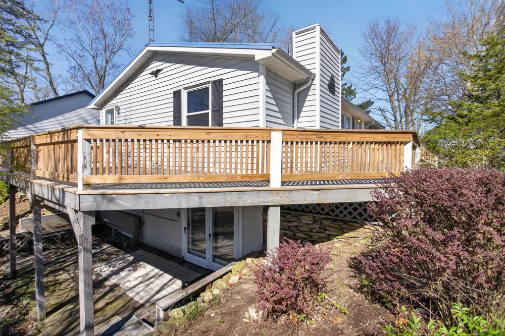 10791 Woodbrook Drive Cement City, MI 49233