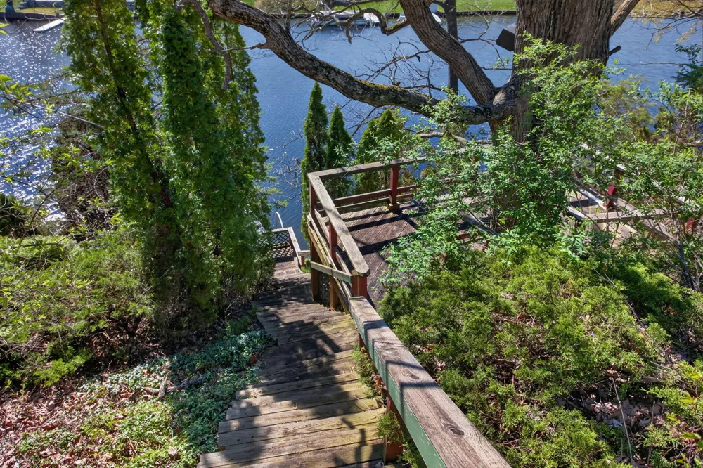 10791 Woodbrook Drive Cement City, MI 49233