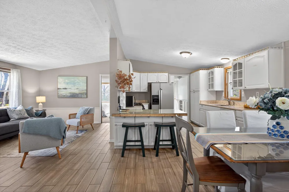 10791 Woodbrook Drive Cement City, MI 49233