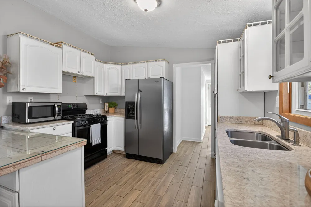 10791 Woodbrook Drive Cement City, MI 49233
