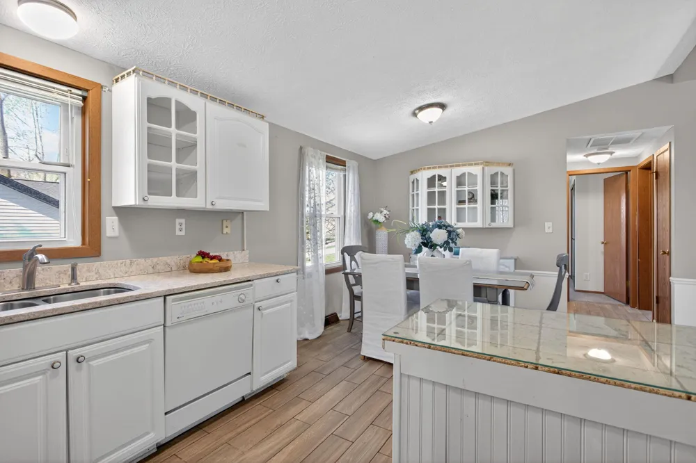 10791 Woodbrook Drive Cement City, MI 49233