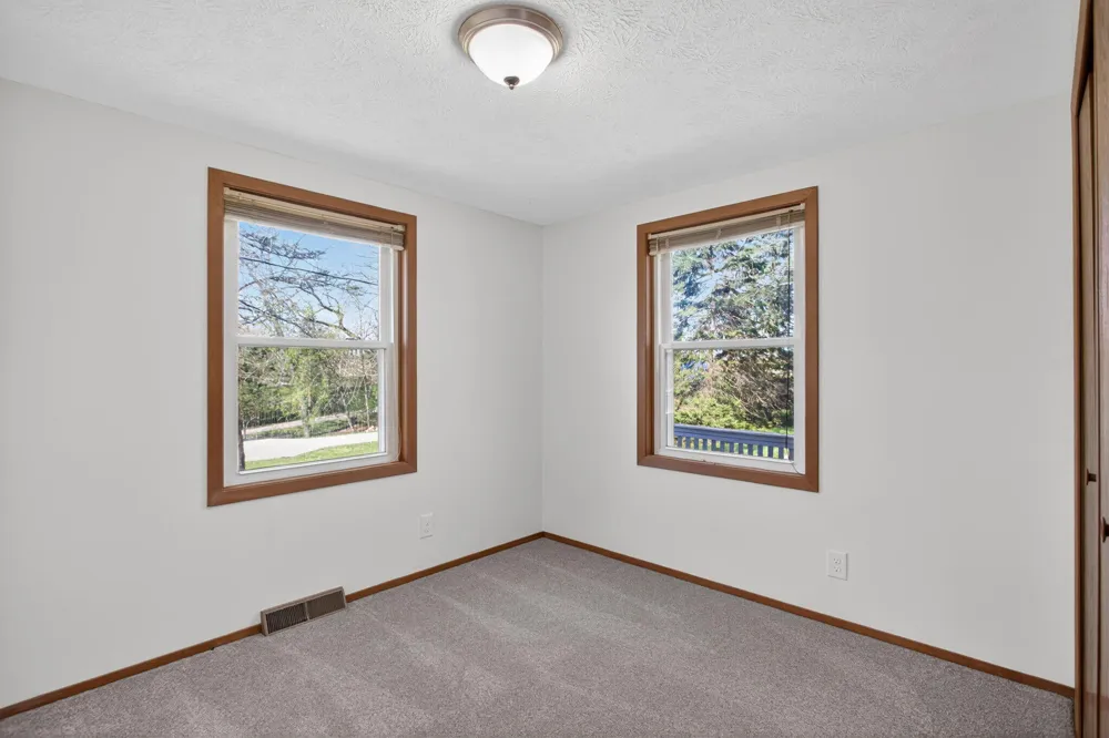 10791 Woodbrook Drive Cement City, MI 49233