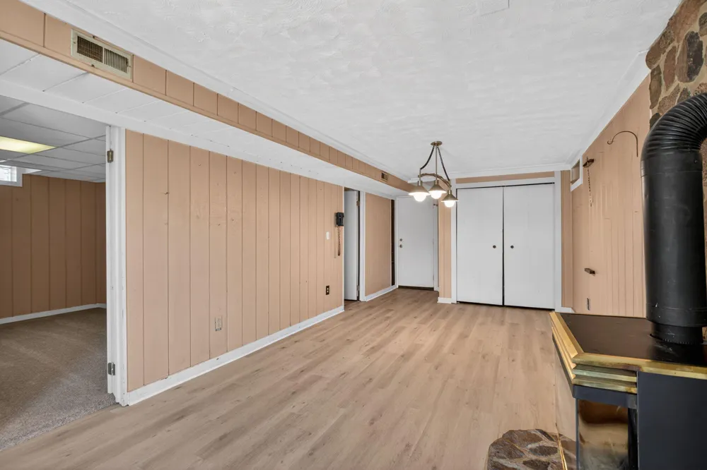 10791 Woodbrook Drive Cement City, MI 49233