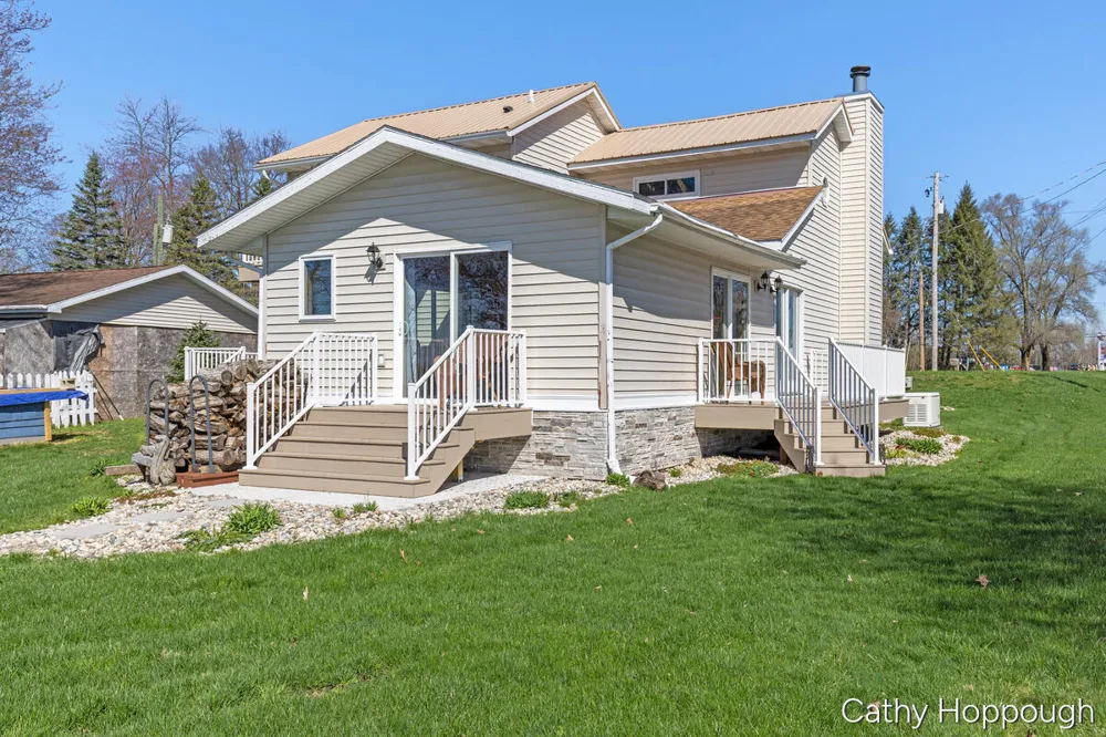 229 Ivason Drive Stanton, MI 48888