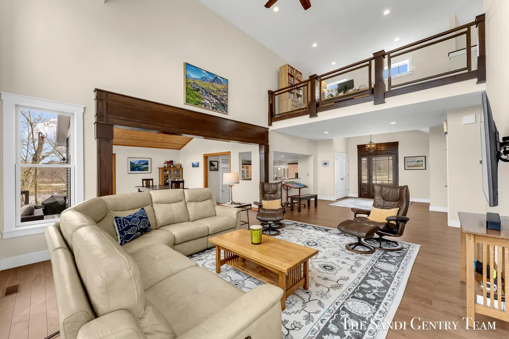7 Circle Drive Fruitport, MI 49415
