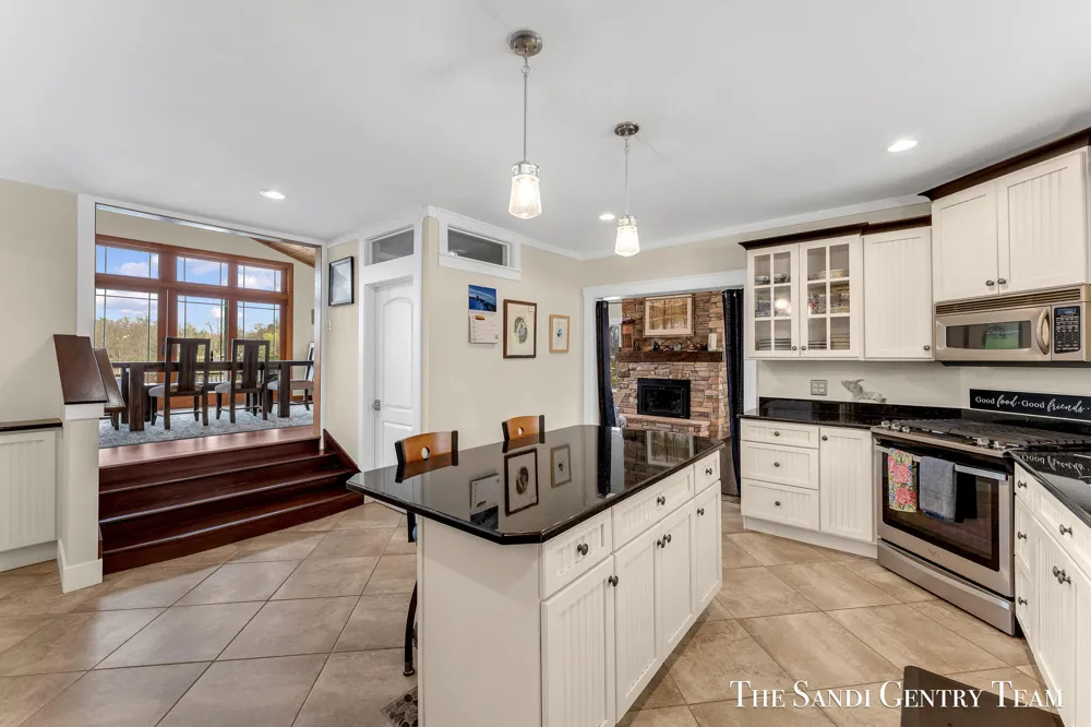 7 Circle Drive Fruitport, MI 49415