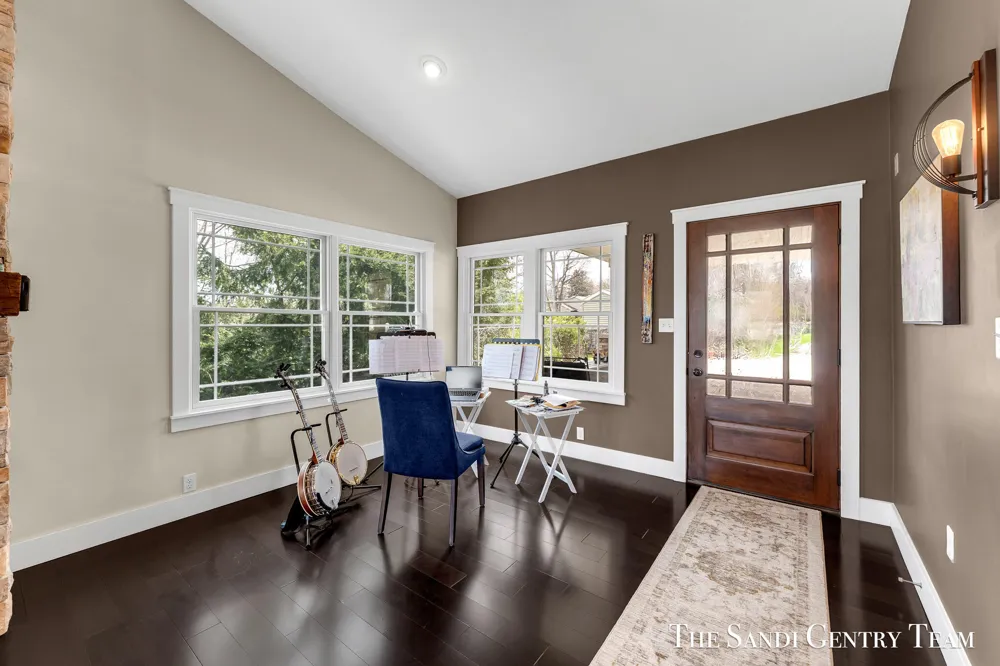 7 Circle Drive Fruitport, MI 49415