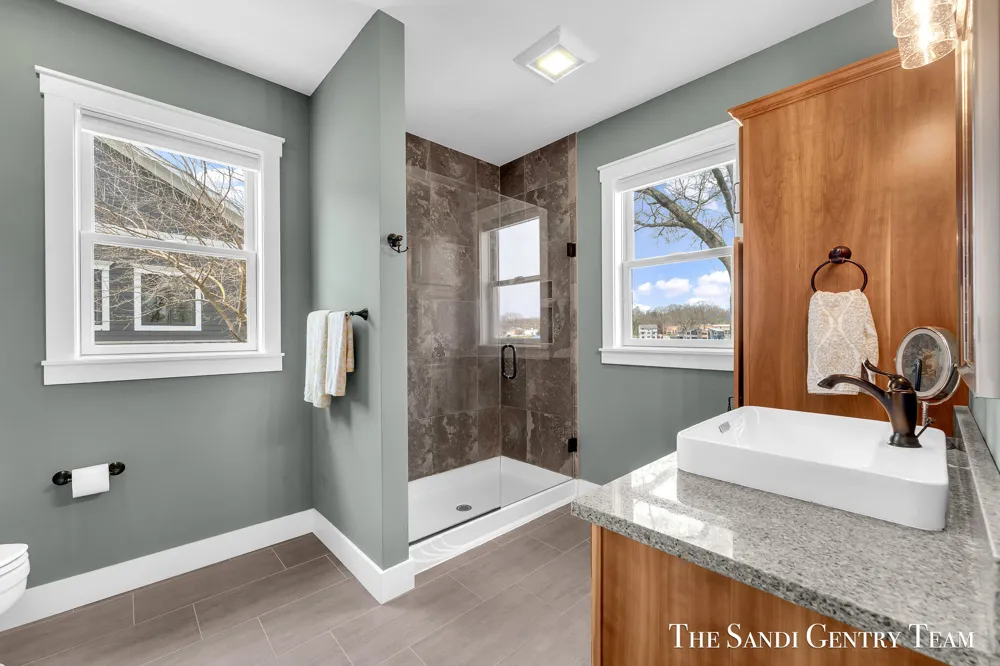 7 Circle Drive Fruitport, MI 49415