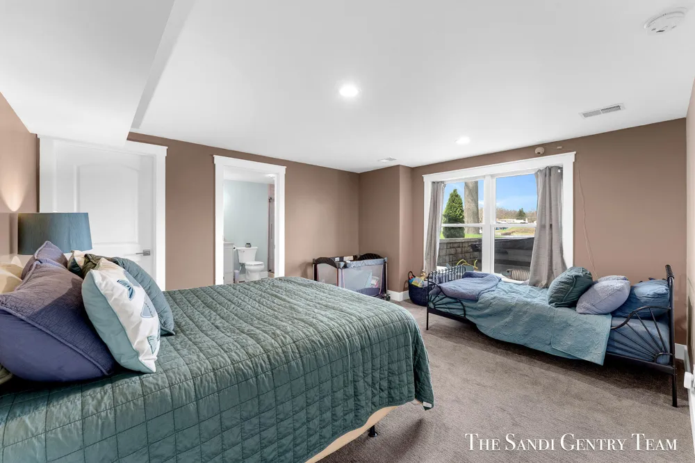 7 Circle Drive Fruitport, MI 49415