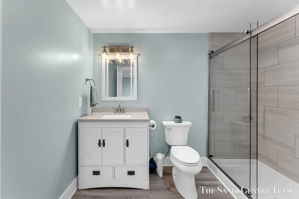 7 Circle Drive Fruitport, MI 49415