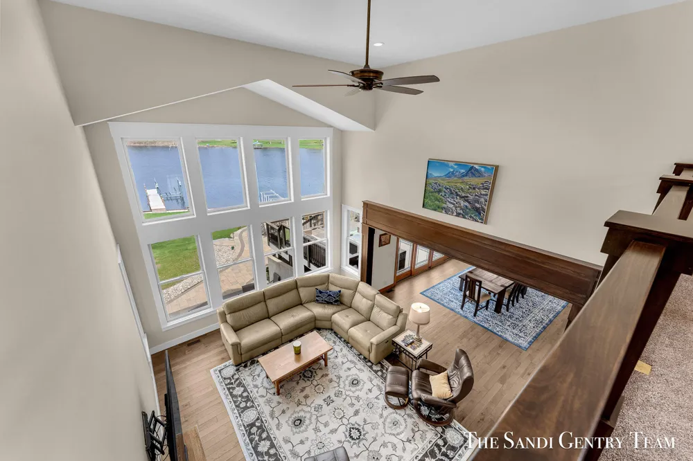 7 Circle Drive Fruitport, MI 49415