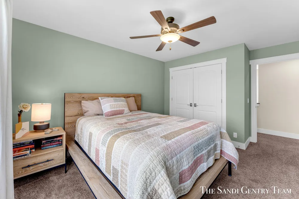 7 Circle Drive Fruitport, MI 49415