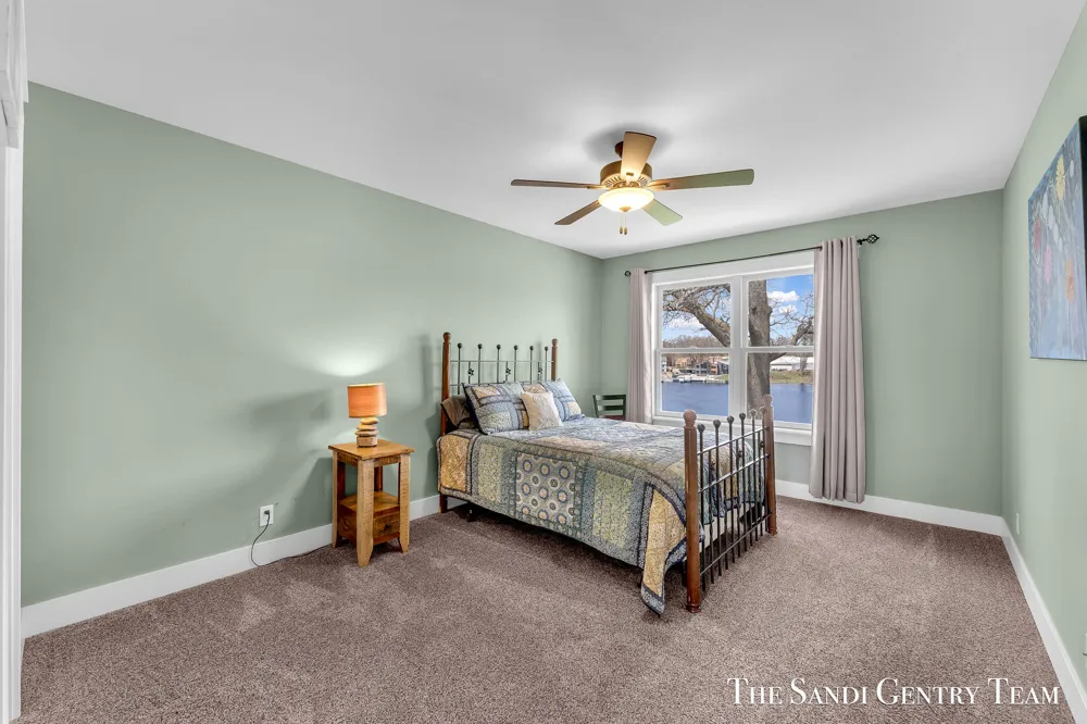 7 Circle Drive Fruitport, MI 49415
