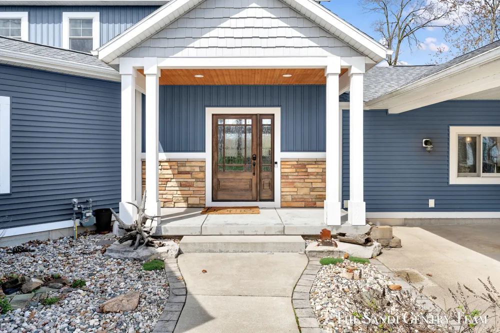 7 Circle Drive Fruitport, MI 49415