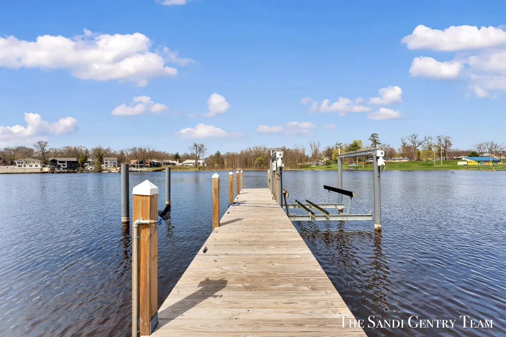 7 Circle Drive Fruitport, MI 49415