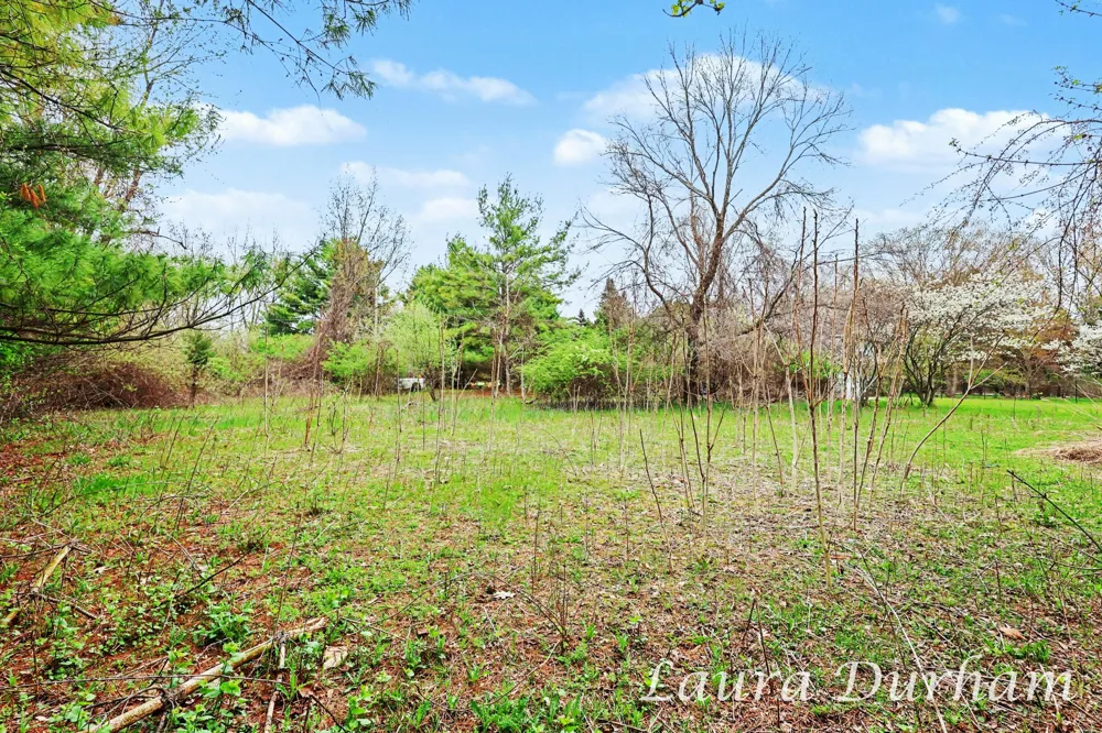 289 Crest Douglas, MI 49406