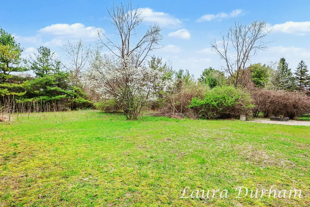 289 Crest Douglas, MI 49406