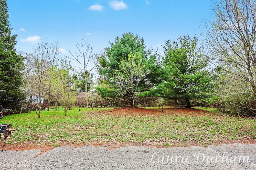 289 Crest Douglas, MI 49406