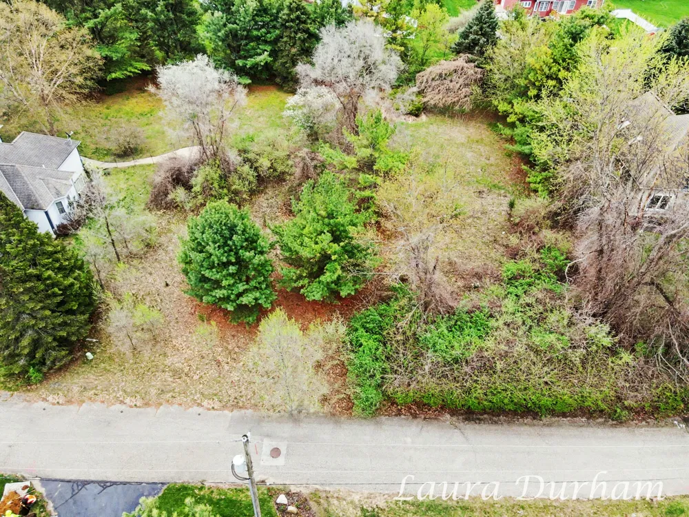 289 Crest Douglas, MI 49406