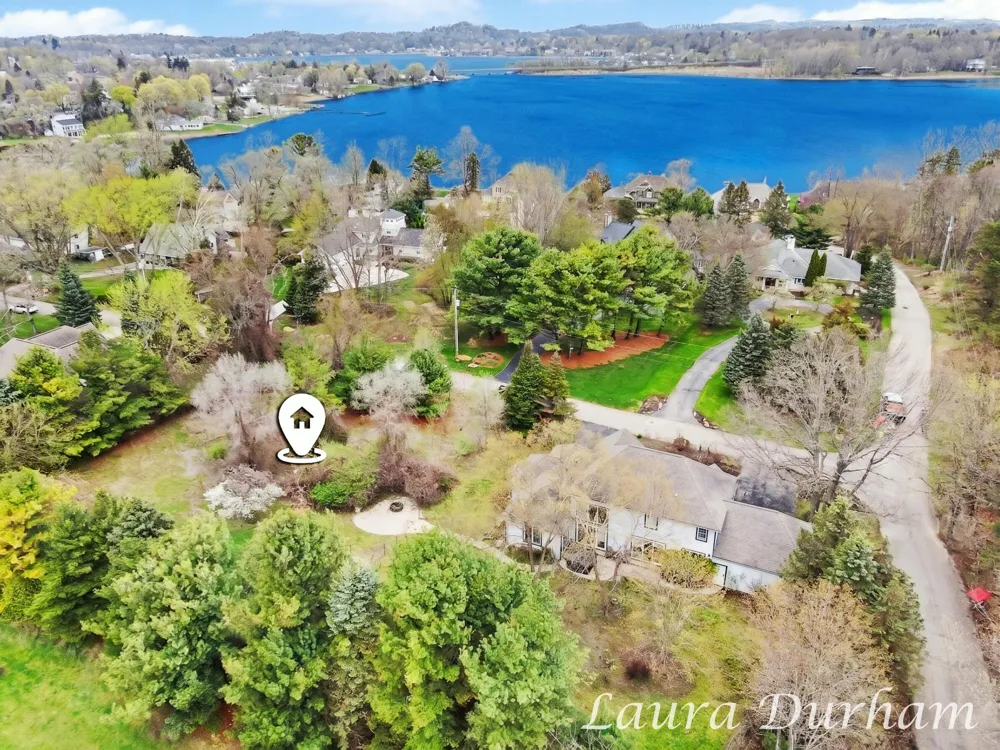 289 Crest Douglas, MI 49406