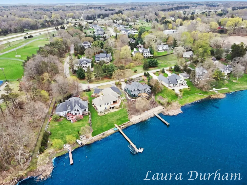 289 Crest Douglas, MI 49406