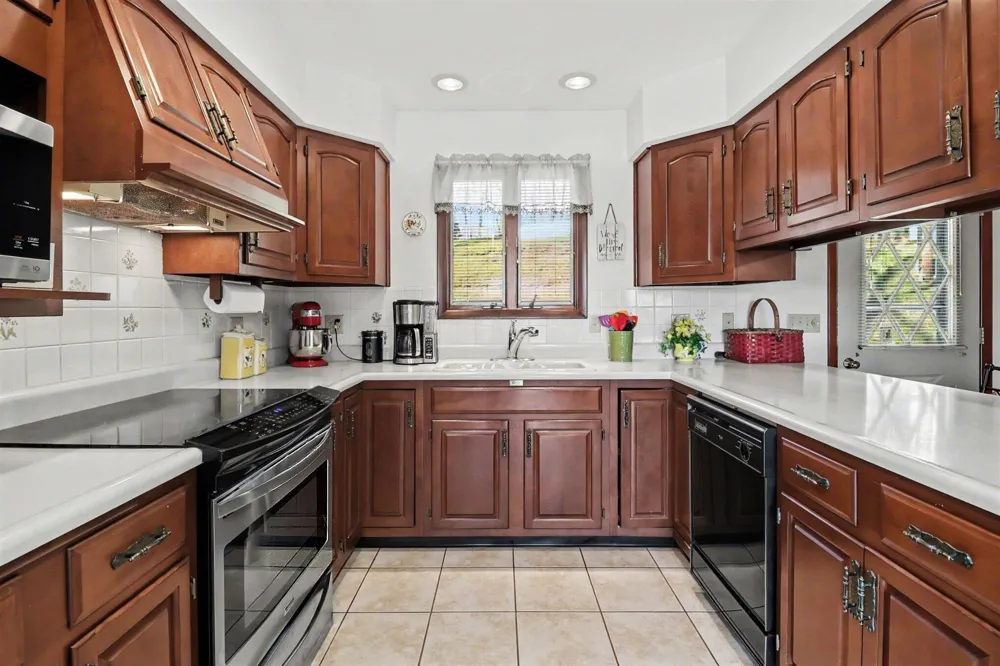 6302 E Interlochen Road Fountain, MI 49410