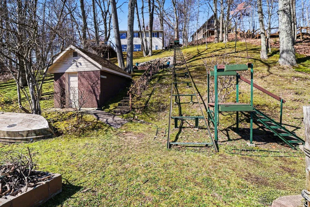 6302 E Interlochen Road Fountain, MI 49410