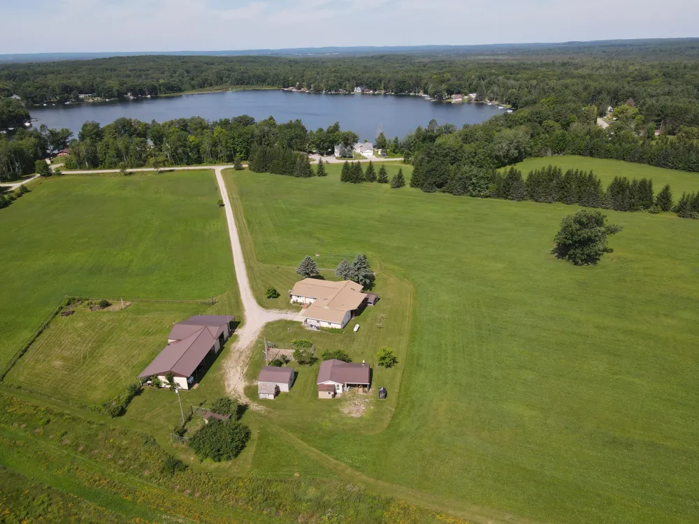 2812 Shoreline Drive Lupton, MI 48635