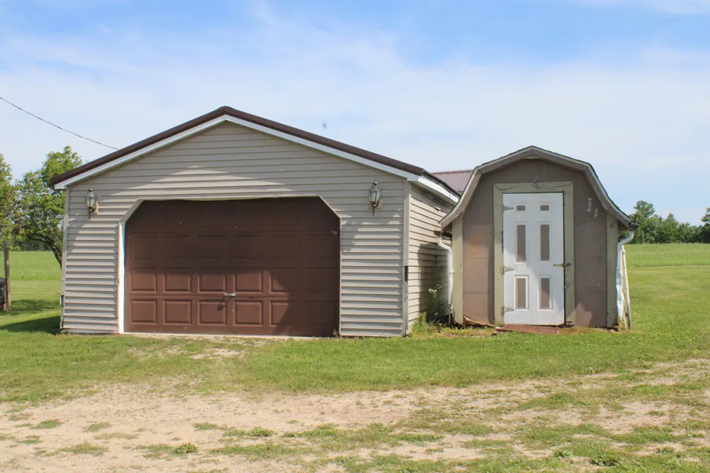 2812 Shoreline Drive Lupton, MI 48635