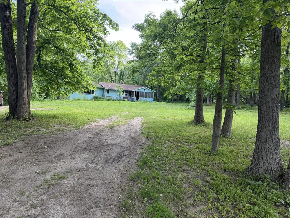 7805 W XY AVENUE Schoolcraft, MI 49087