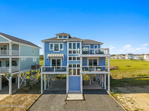 598 Ocean Boulevard W
