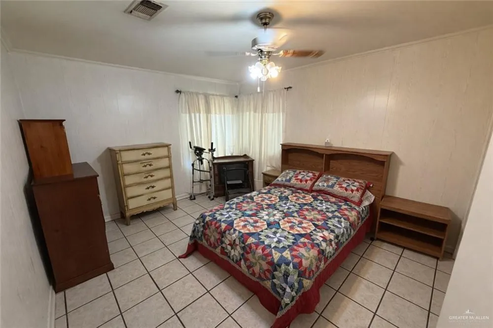 200 W Potts Street Falfurrias, TX 78355