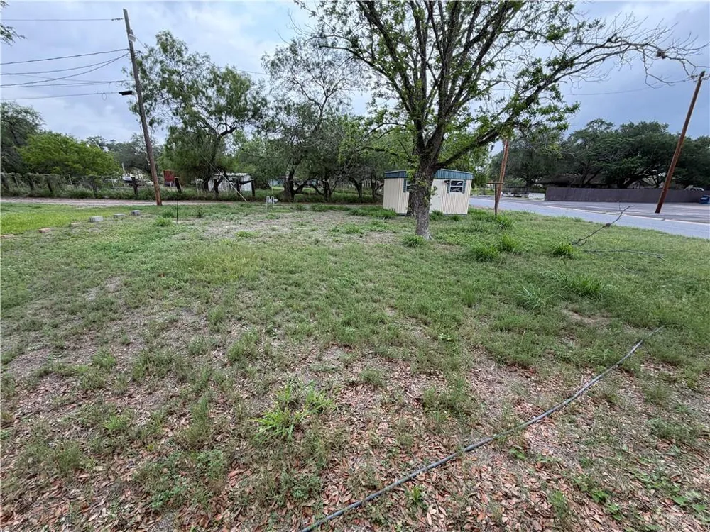 200 W Potts Street Falfurrias, TX 78355