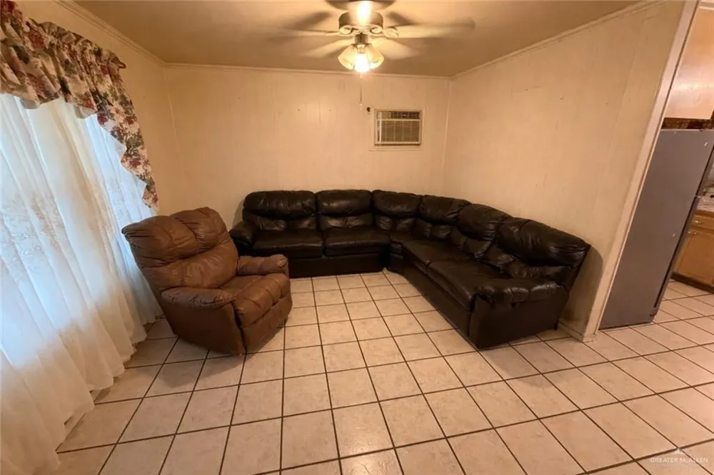 200 W Potts Street Falfurrias, TX 78355