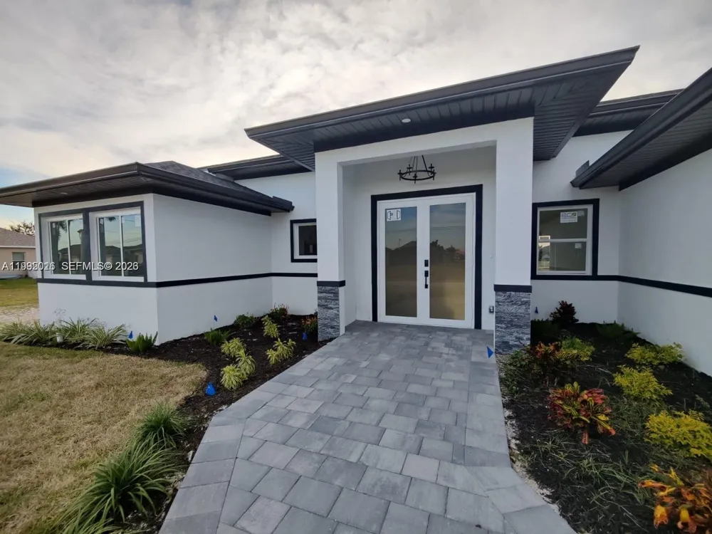 716 NW 37TH AVE Cape Coral, FL 33993