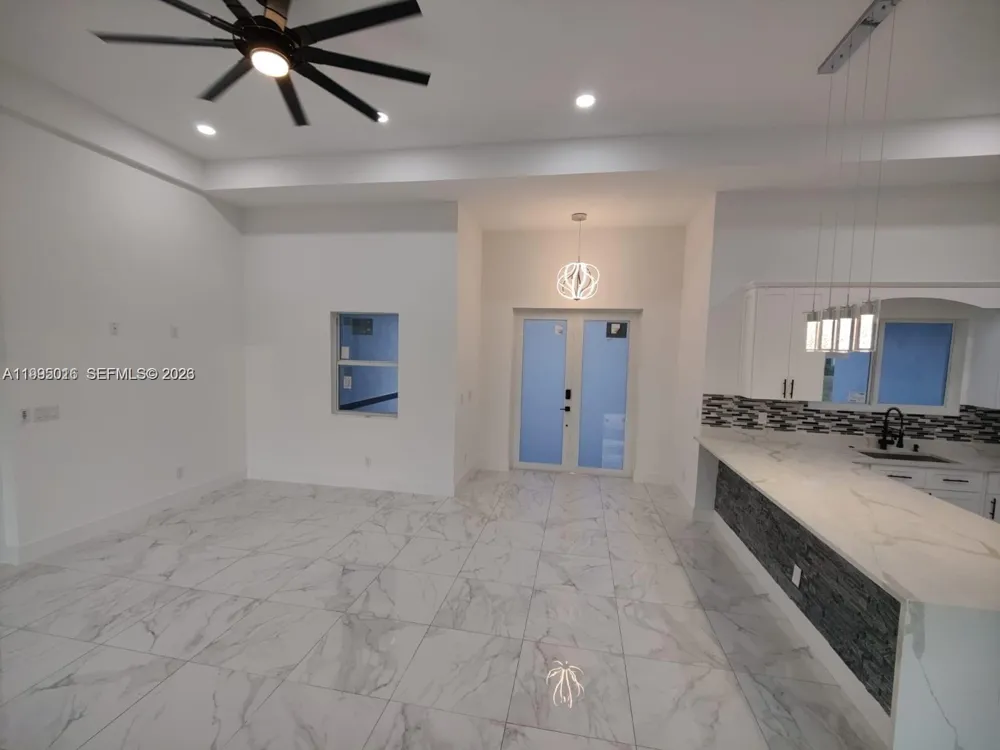 716 NW 37TH AVE Cape Coral, FL 33993