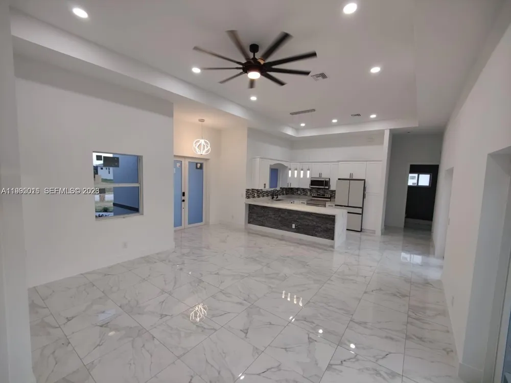 716 NW 37TH AVE Cape Coral, FL 33993