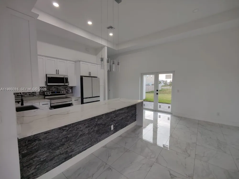 716 NW 37TH AVE Cape Coral, FL 33993
